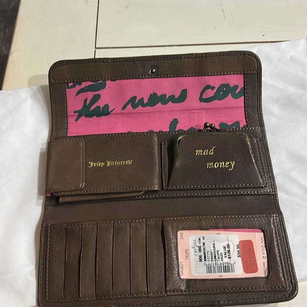 Juicy Couture wallet - Picture 6 of 9